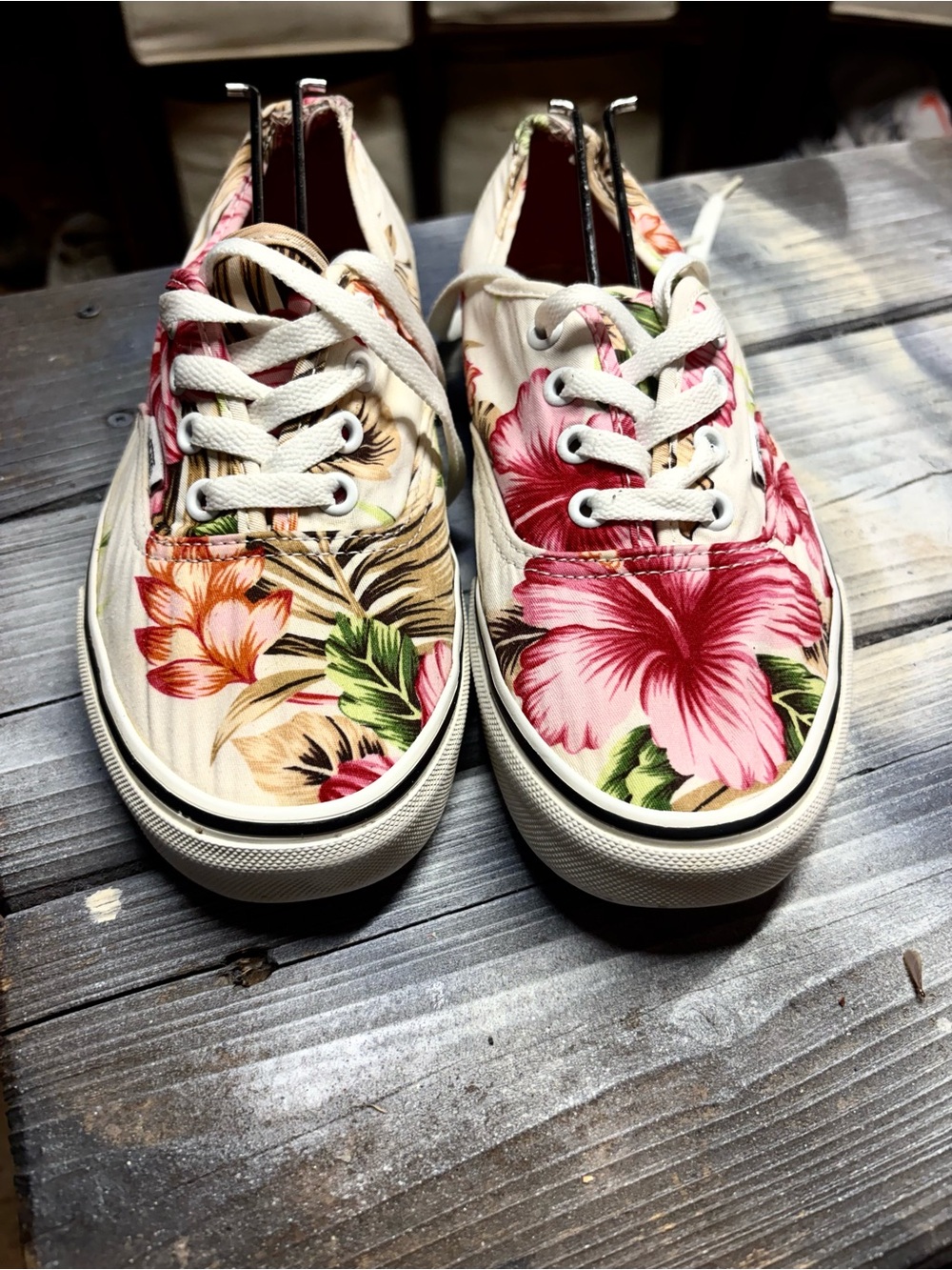 Women’s Floral Canvas Lace-Up Sneakers - Pink/Green size 7.5